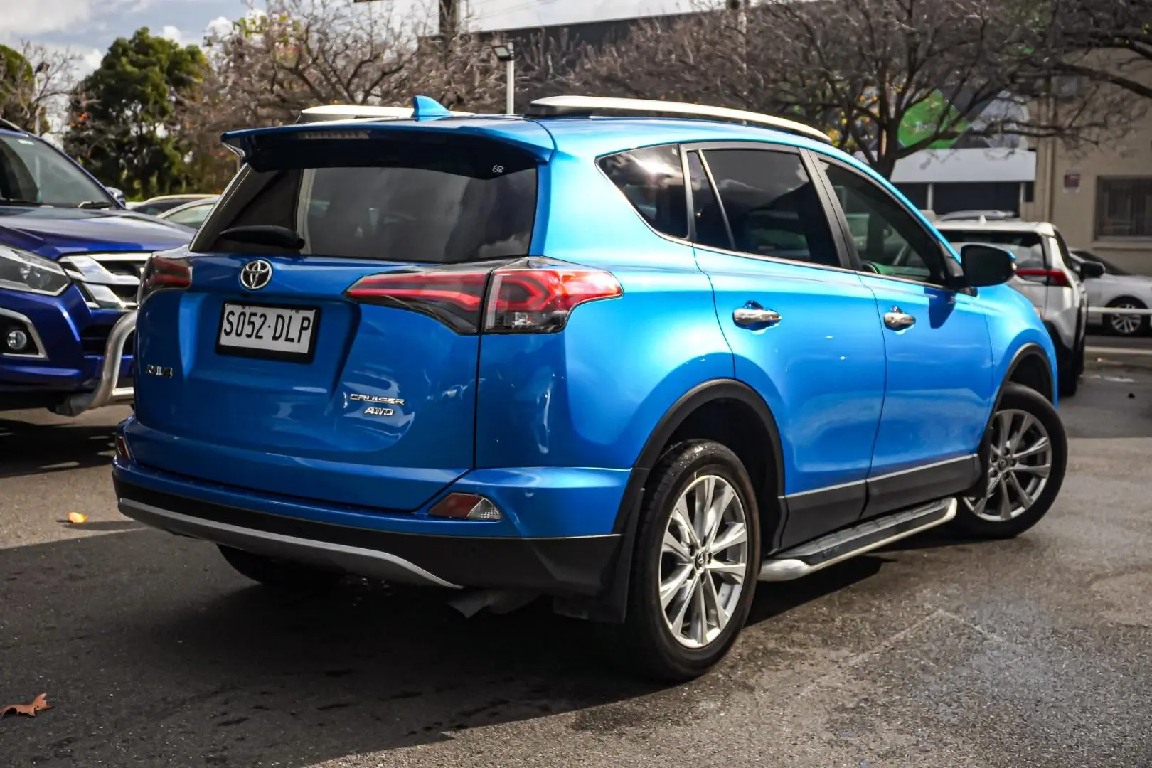 2016 Toyota RAV4 Gallery Image 3