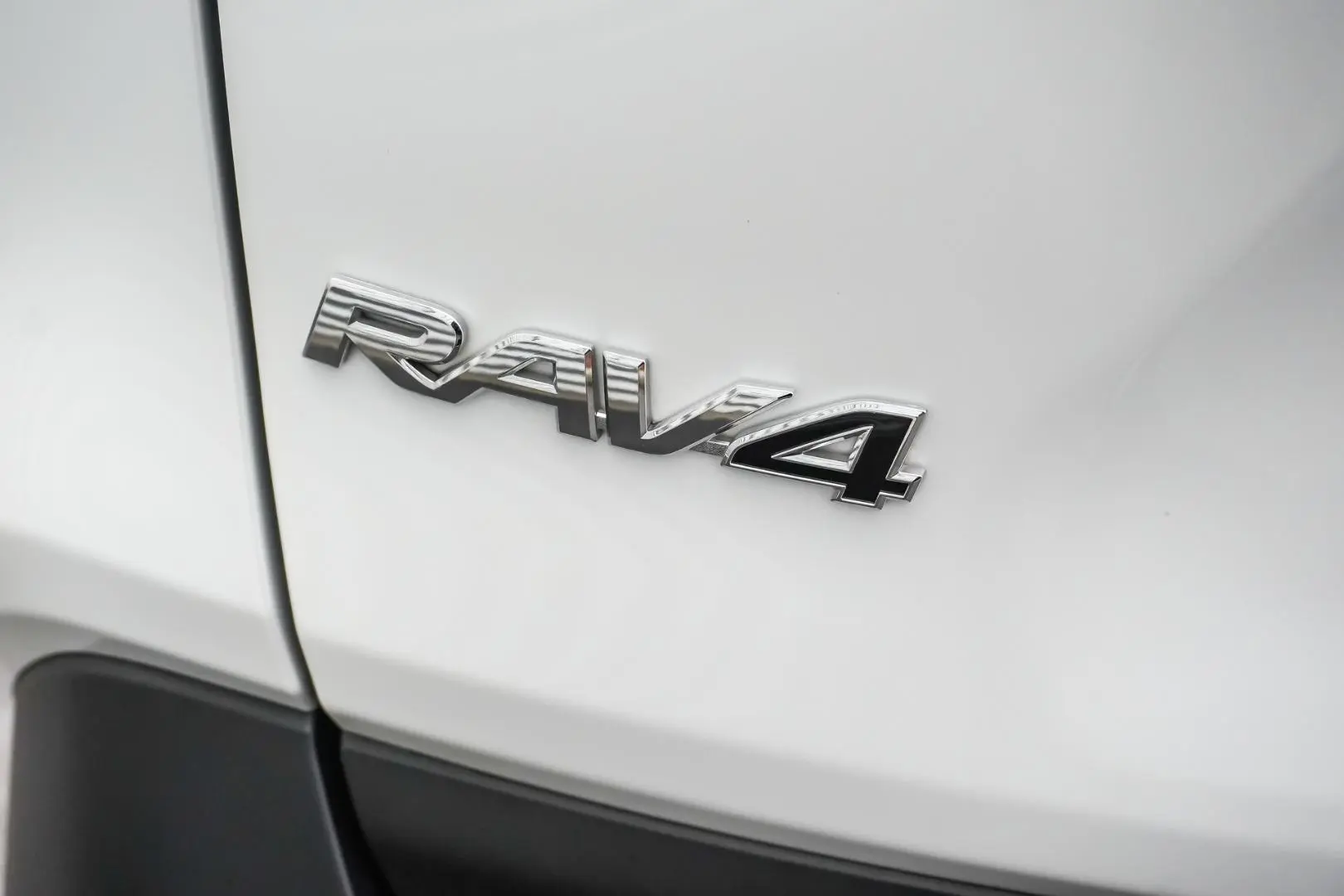 2025 Toyota RAV4 Gallery Image 16