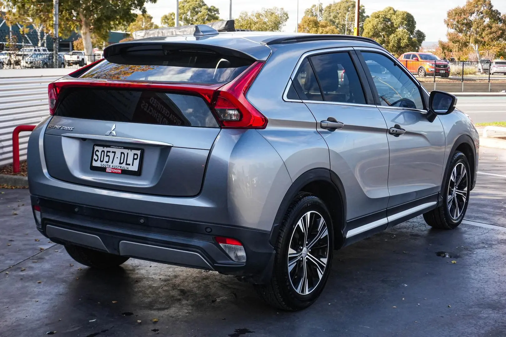 2019 Mitsubishi Eclipse Cross Gallery Image 3