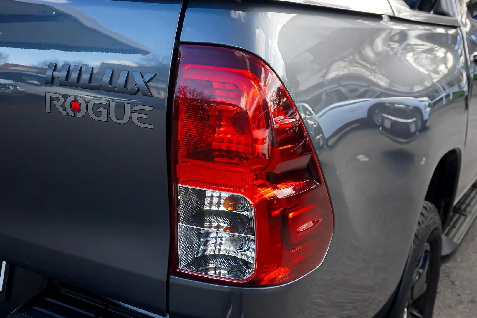 2018 Toyota Hilux Gallery Image 12