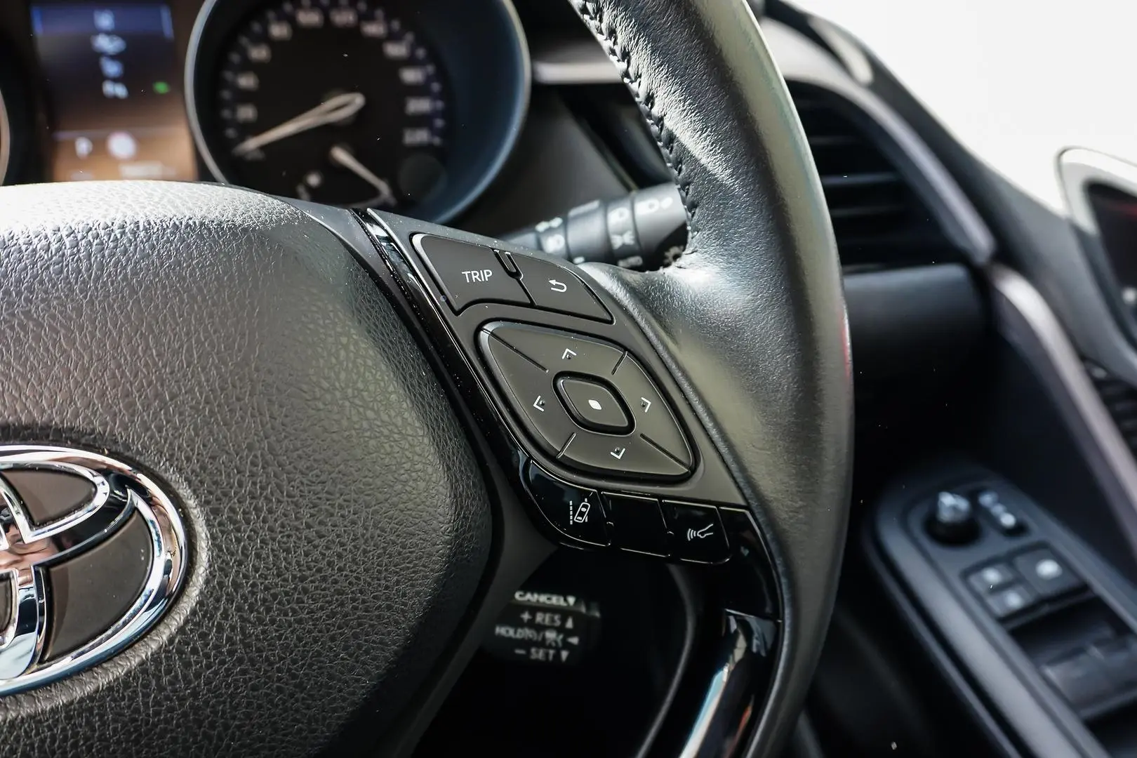 2023 Toyota C-HR Gallery Image 19