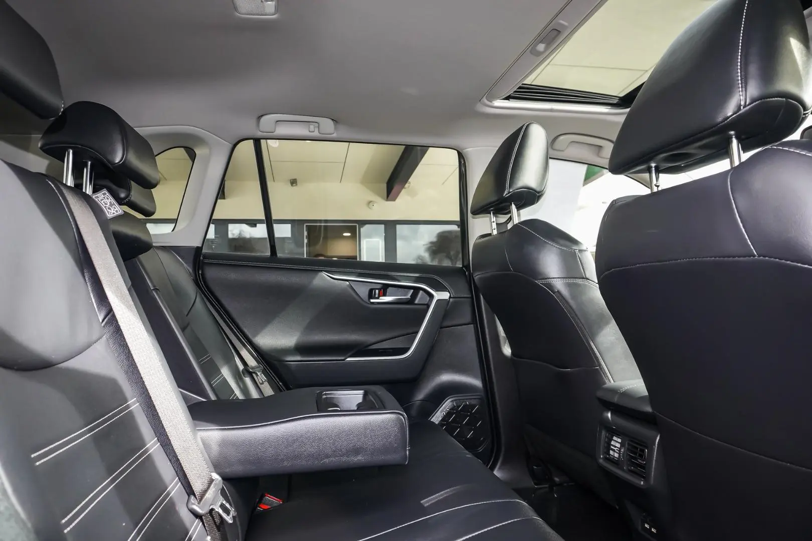 2021 Toyota RAV4 Gallery Image 7