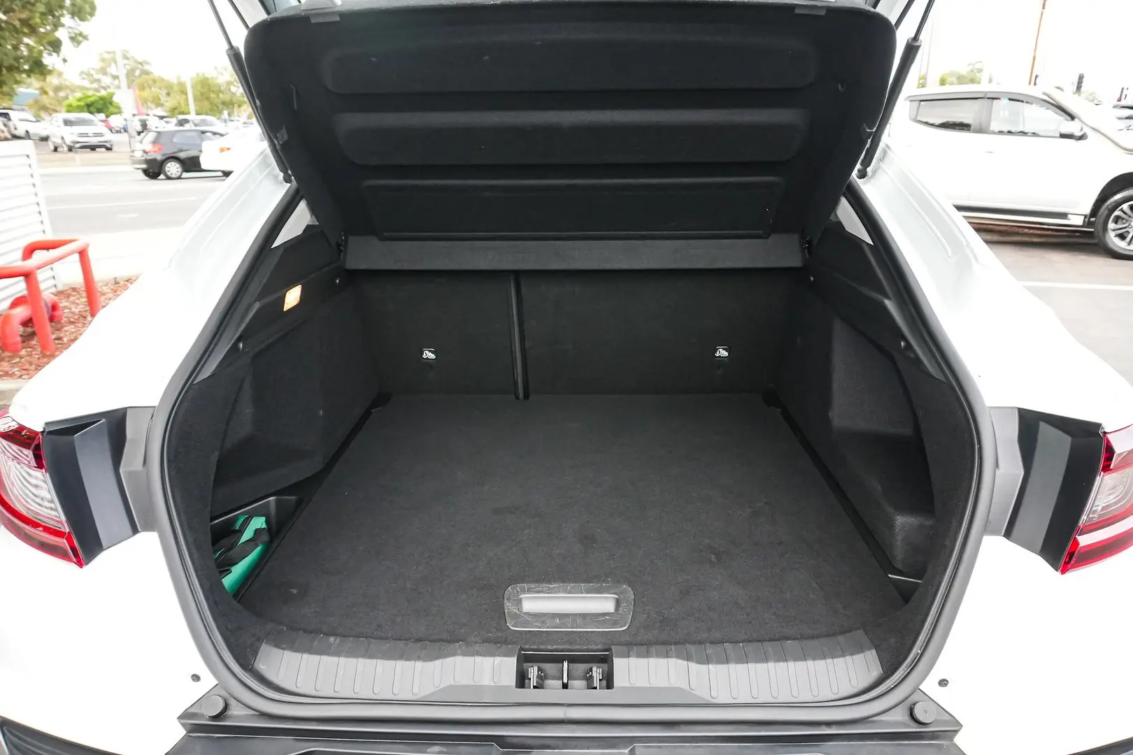 2023 Renault Arkana Gallery Image 13