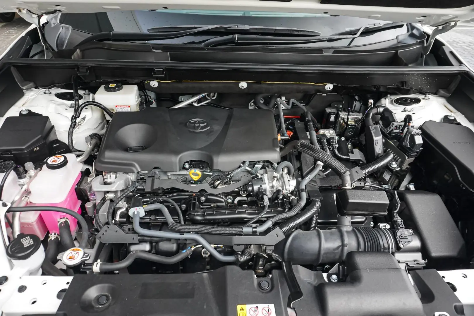 2024 Toyota RAV4 Gallery Image 25
