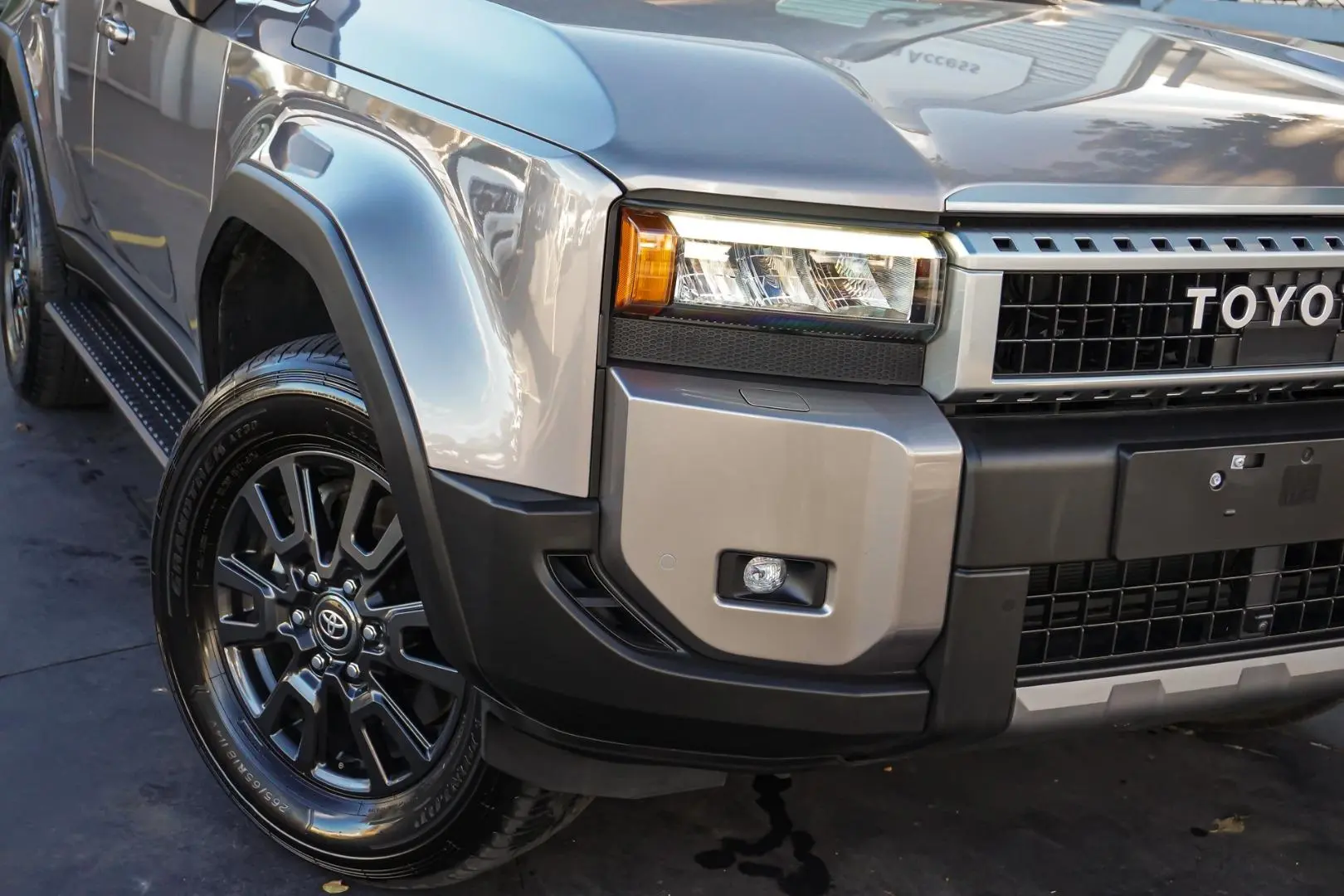 2024 Toyota Landcruiser Prado Gallery Image 13
