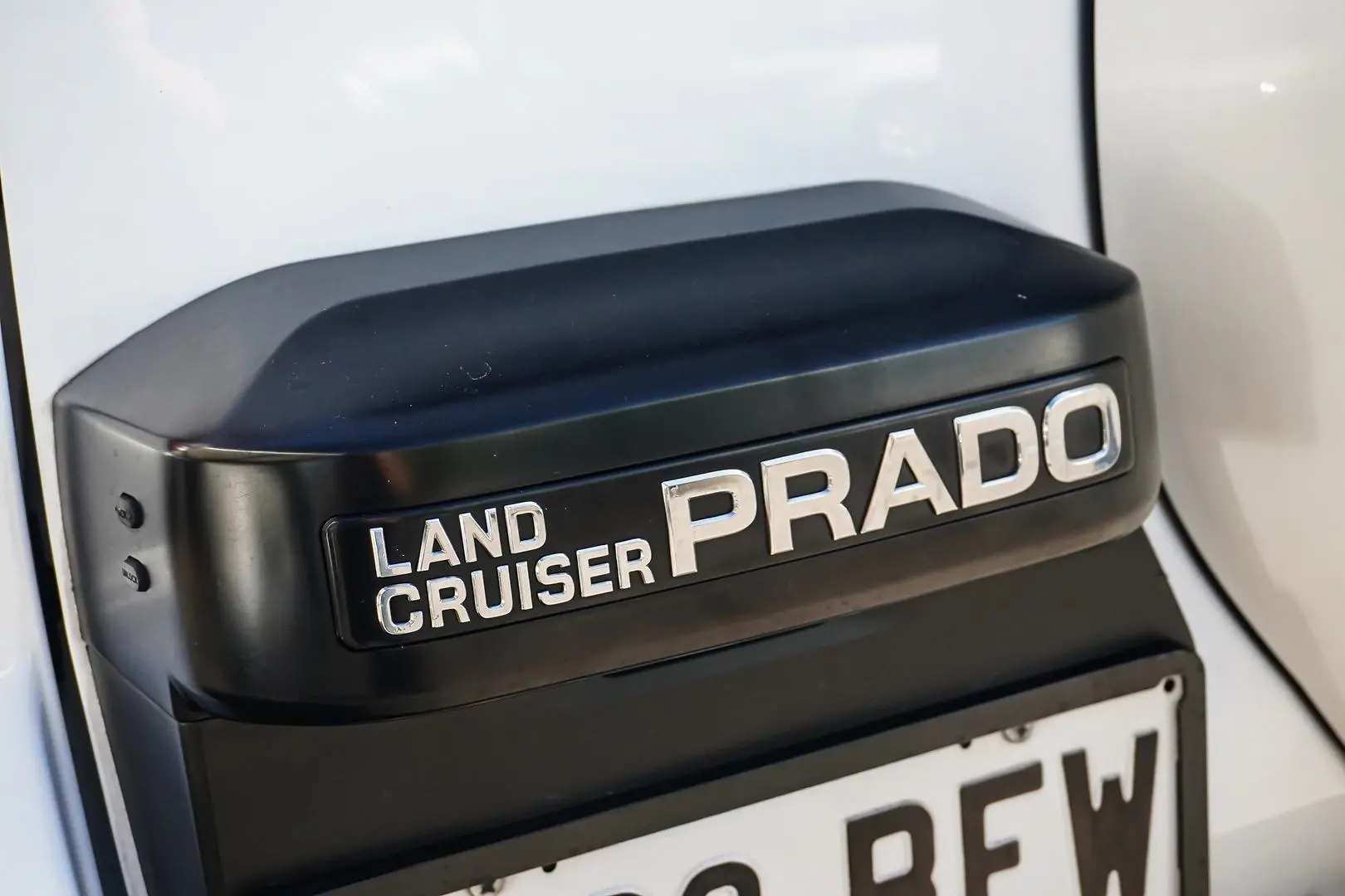 2015 Toyota Landcruiser Prado Gallery Image 14