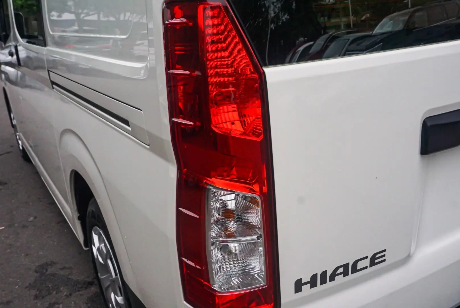 2021 Toyota Hiace Image 12