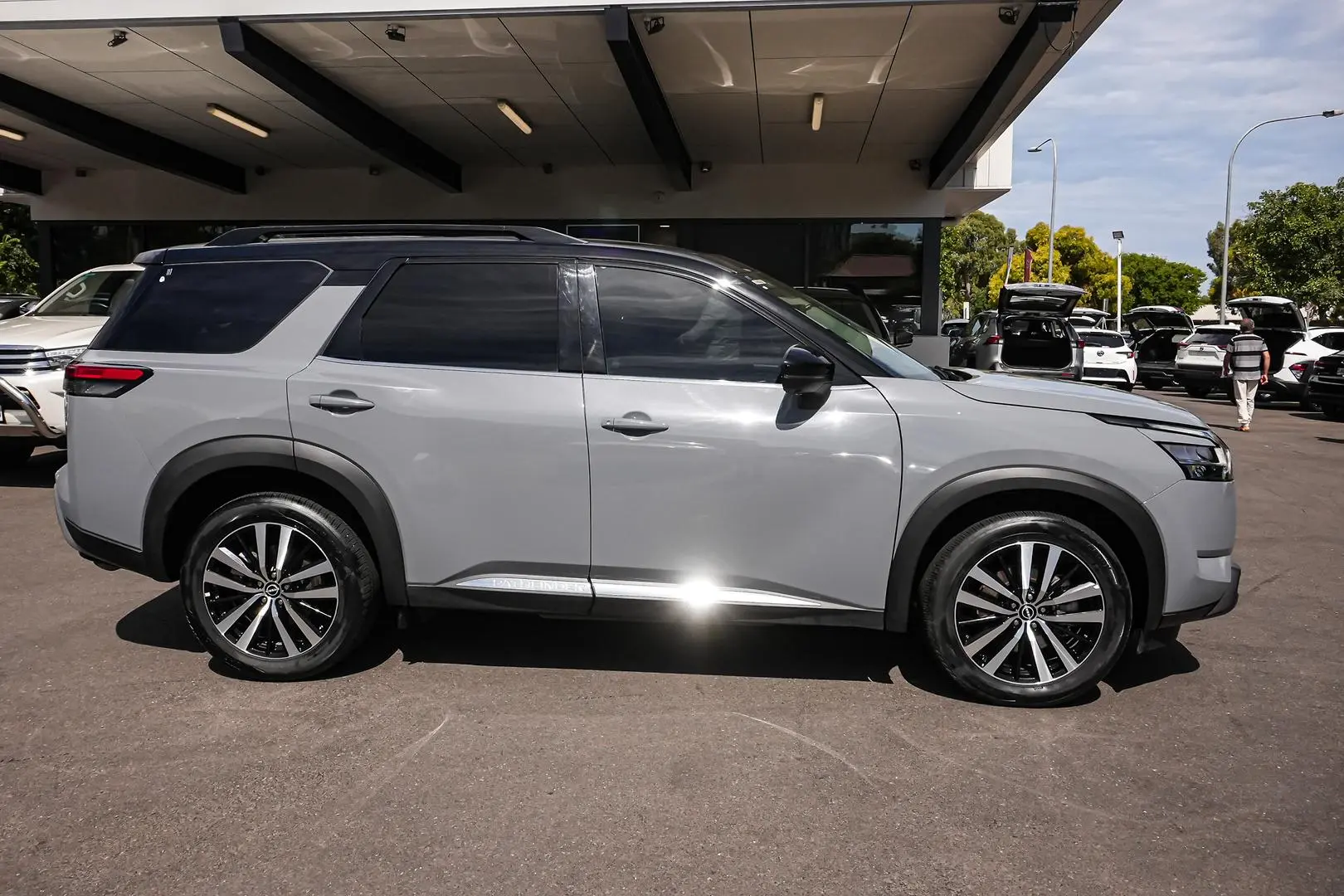 2023 Nissan Pathfinder Gallery Image 4