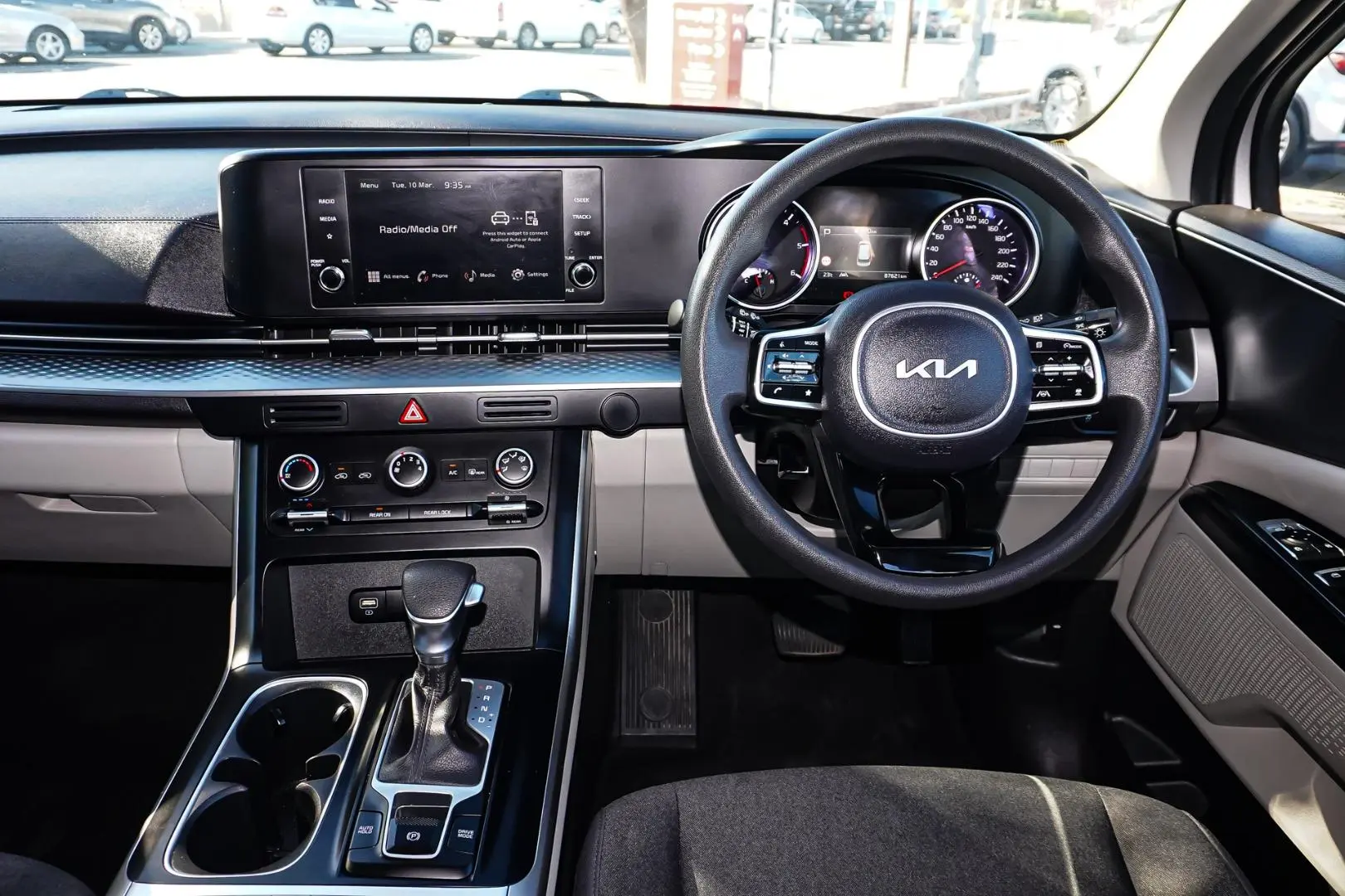 2022 Kia Carnival Gallery Image 9