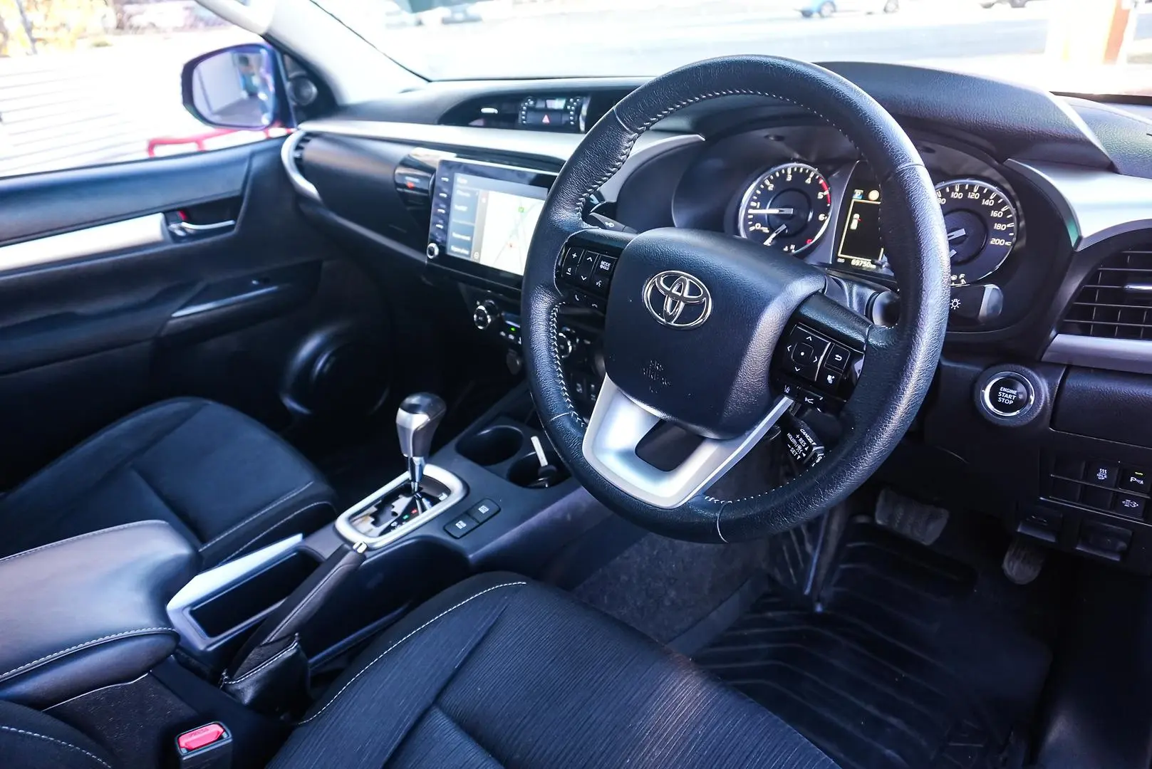 2021 Toyota Hilux Gallery Image 6