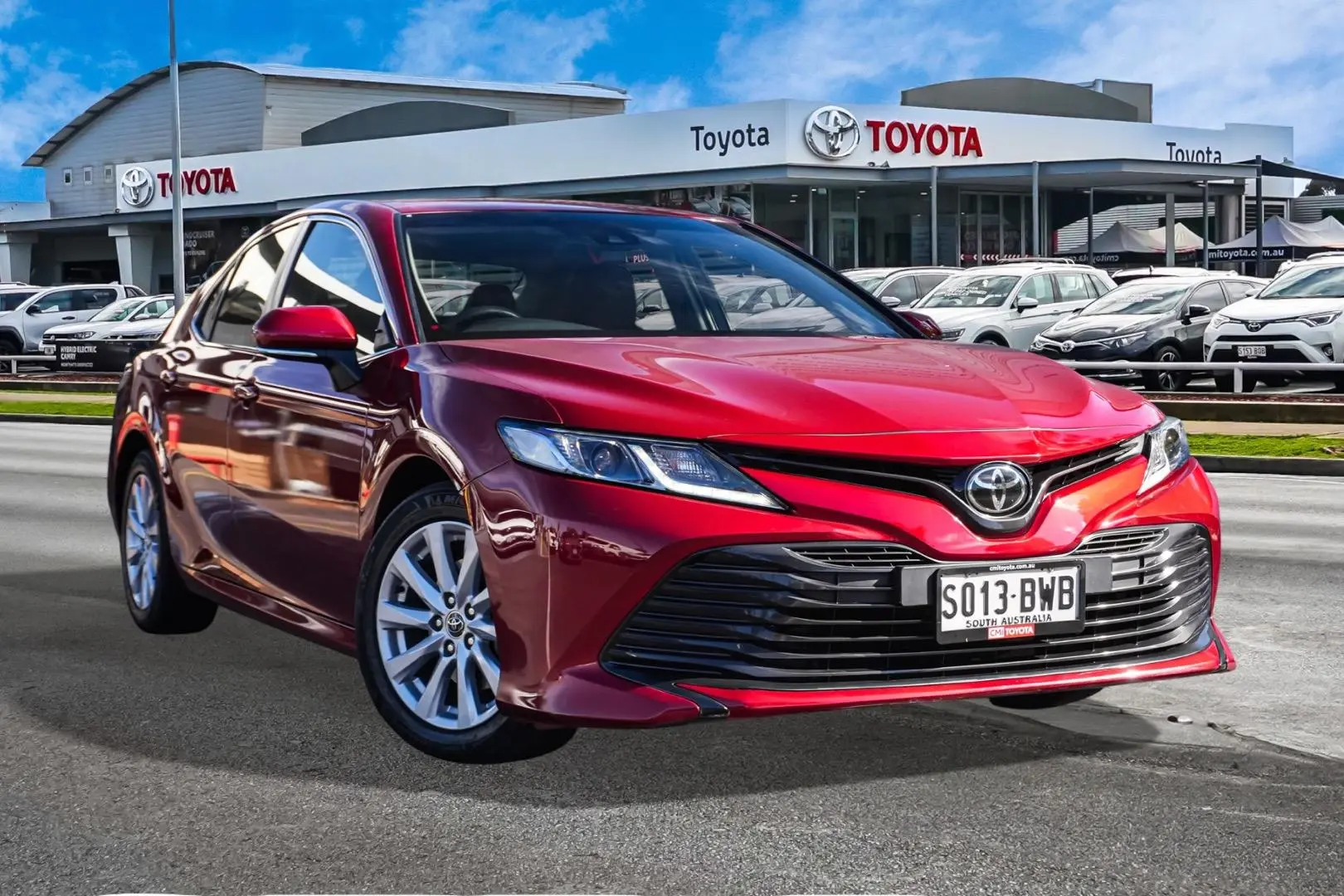 2018 Toyota Camry Gallery Image 1