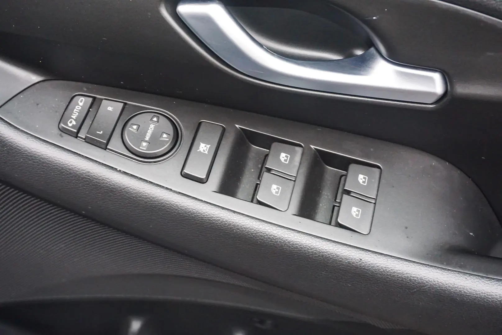 2020 Hyundai i30 Gallery Image 18