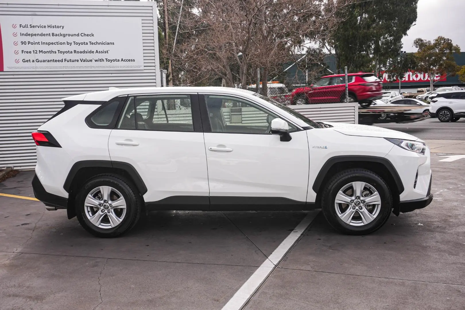 2020 Toyota RAV4 Gallery Image 4