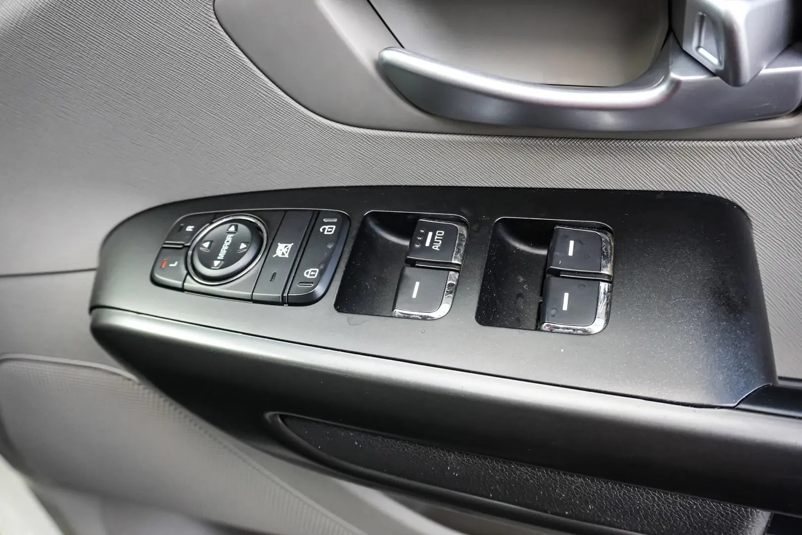 2018 Kia Carnival Gallery Image 17