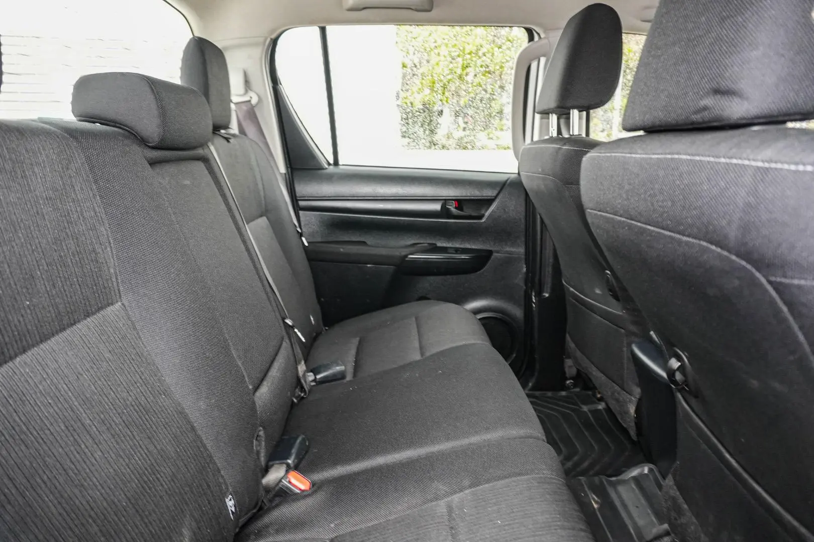 2022 Toyota Hilux Gallery Image 9