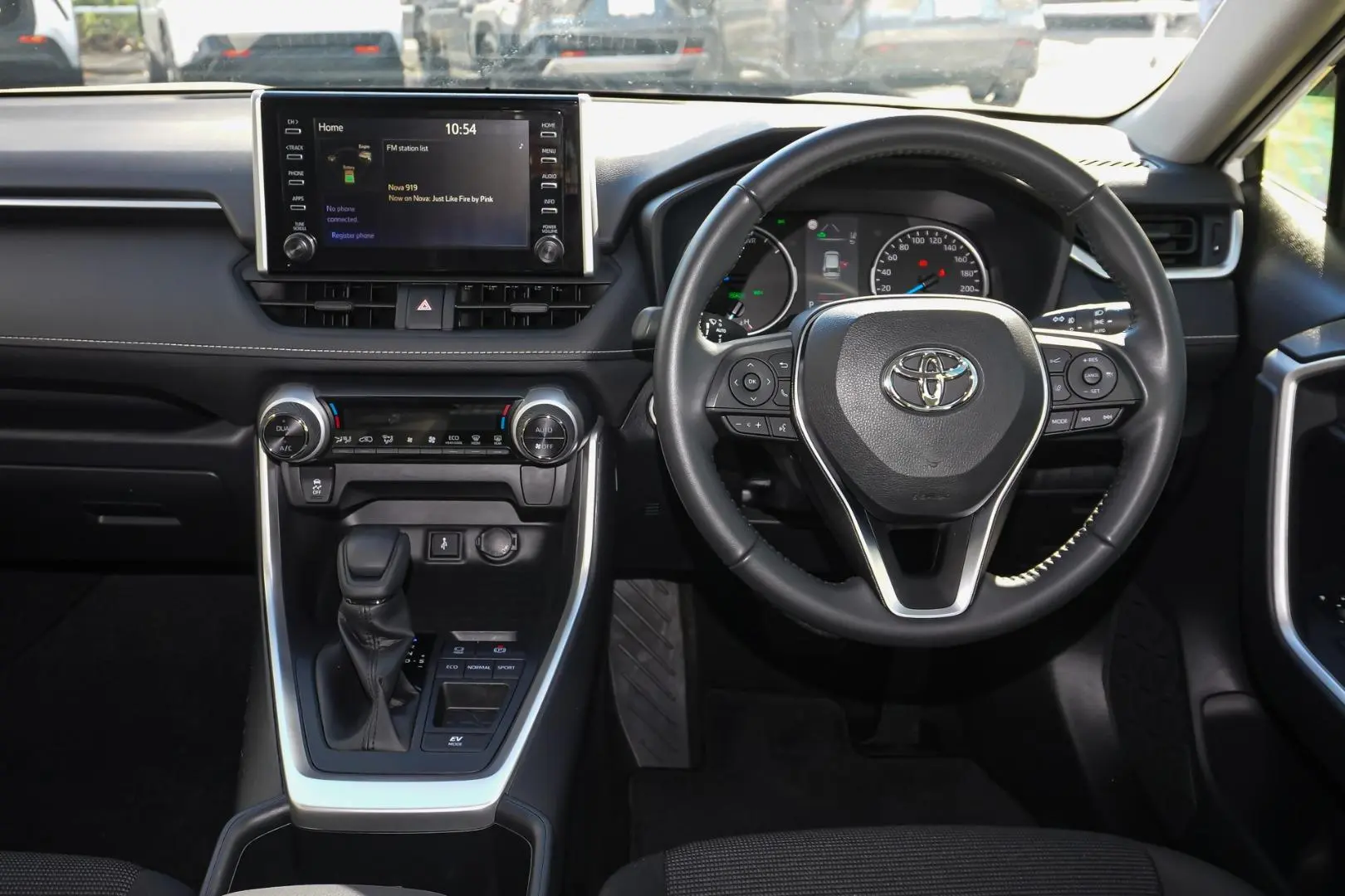 2022 Toyota RAV4 Gallery Image 9