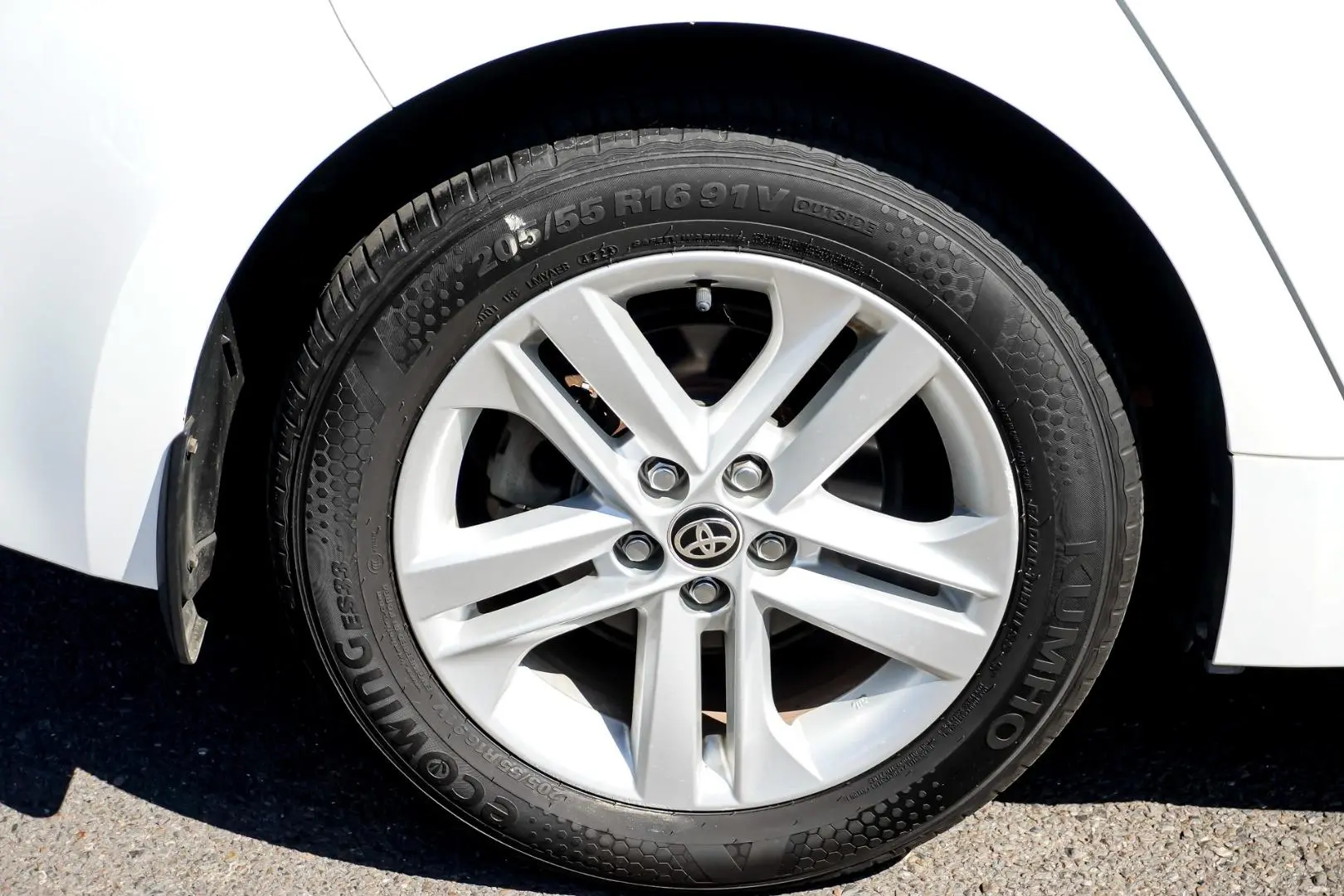 2018 Toyota Corolla Gallery Image 16