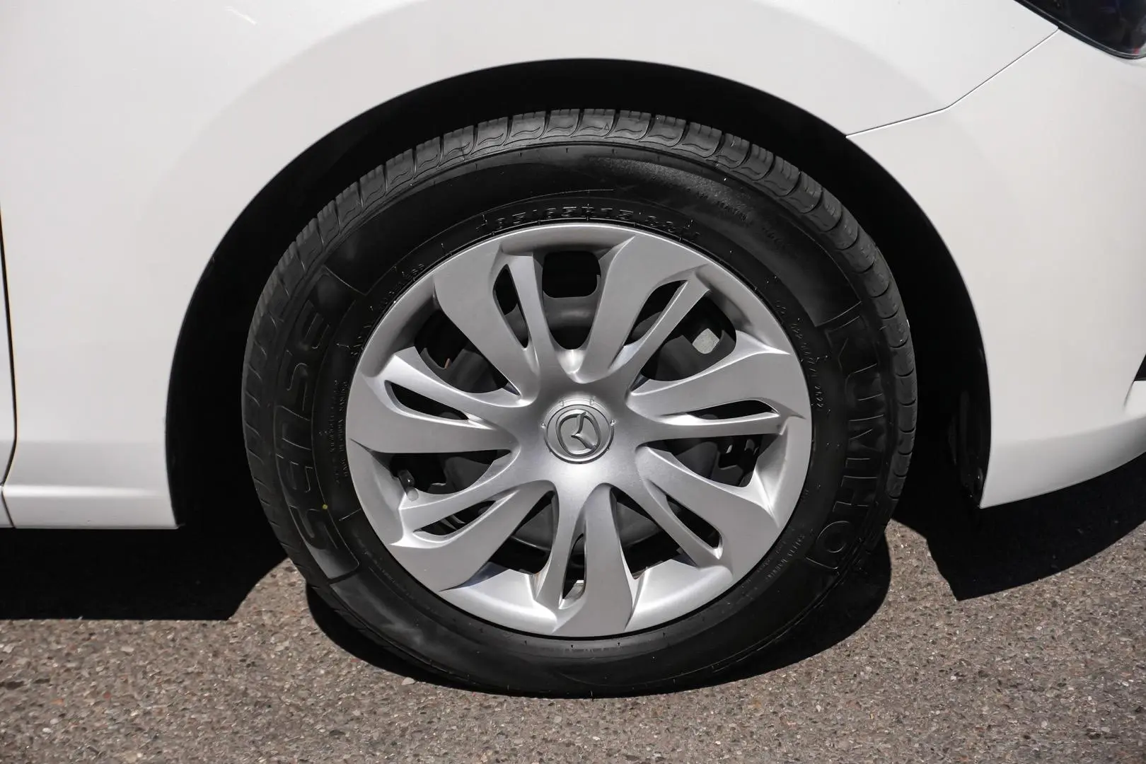 2014 Mazda 2 Gallery Image 13