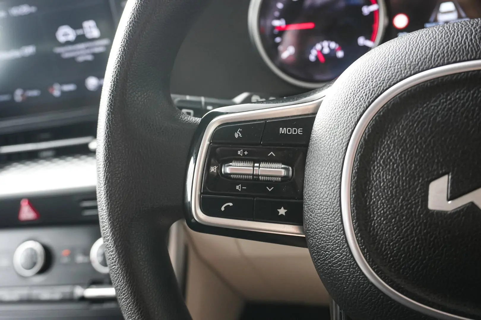 2022 Kia Carnival Gallery Image 19