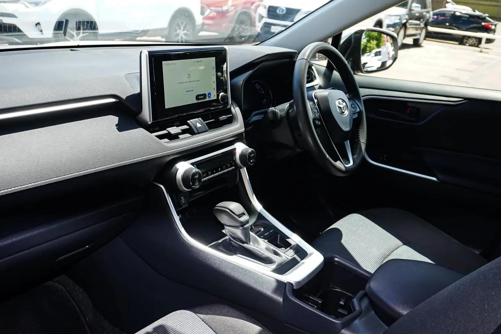 2024 Toyota RAV4 Gallery Image 17