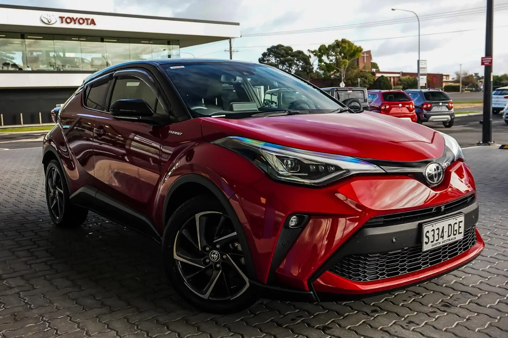 2020 Toyota C-HR Gallery Image 2