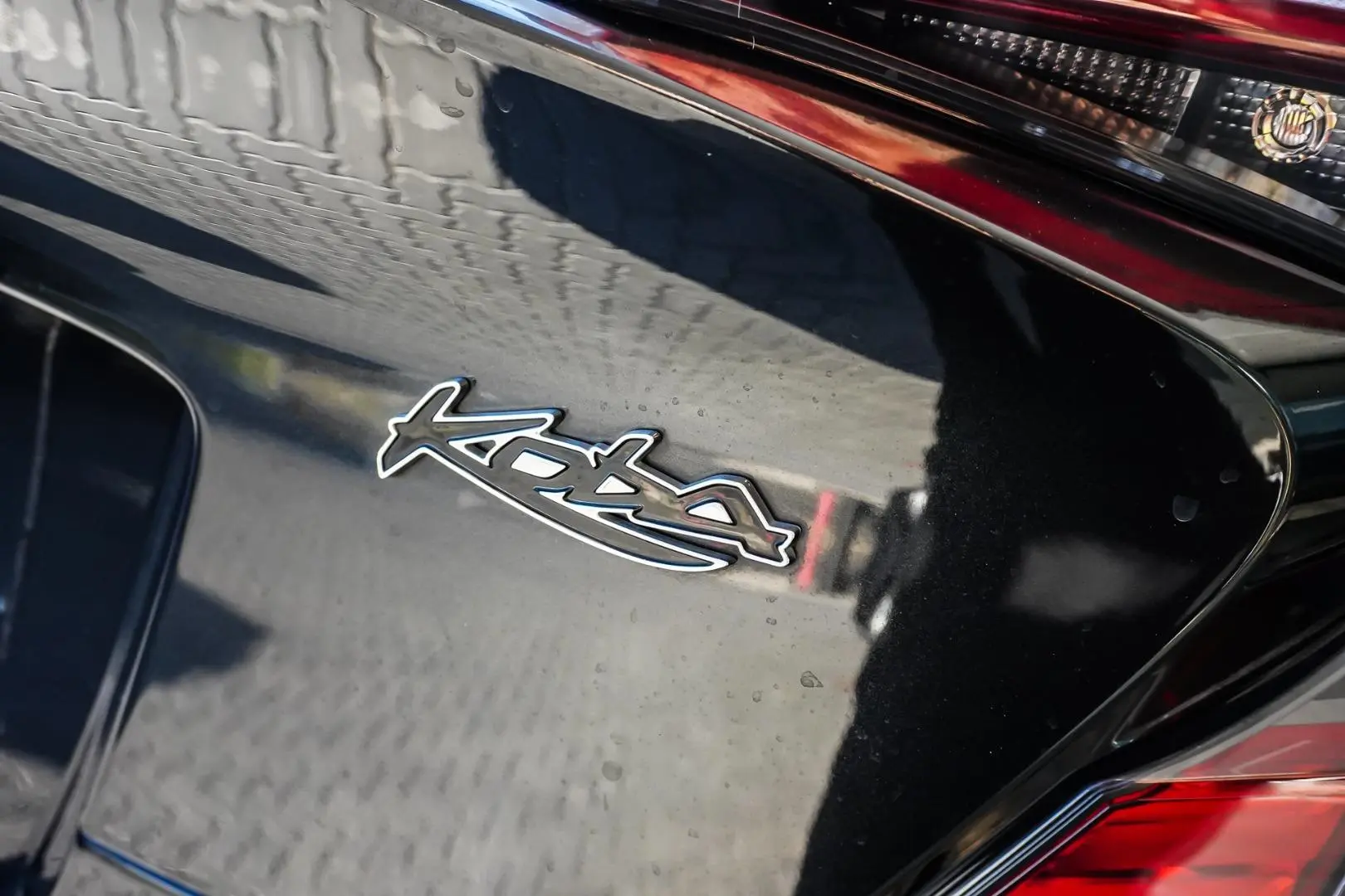 2017 Toyota C-HR Gallery Image 14