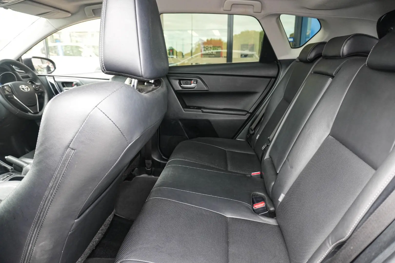 2017 Toyota Corolla Gallery Image 8