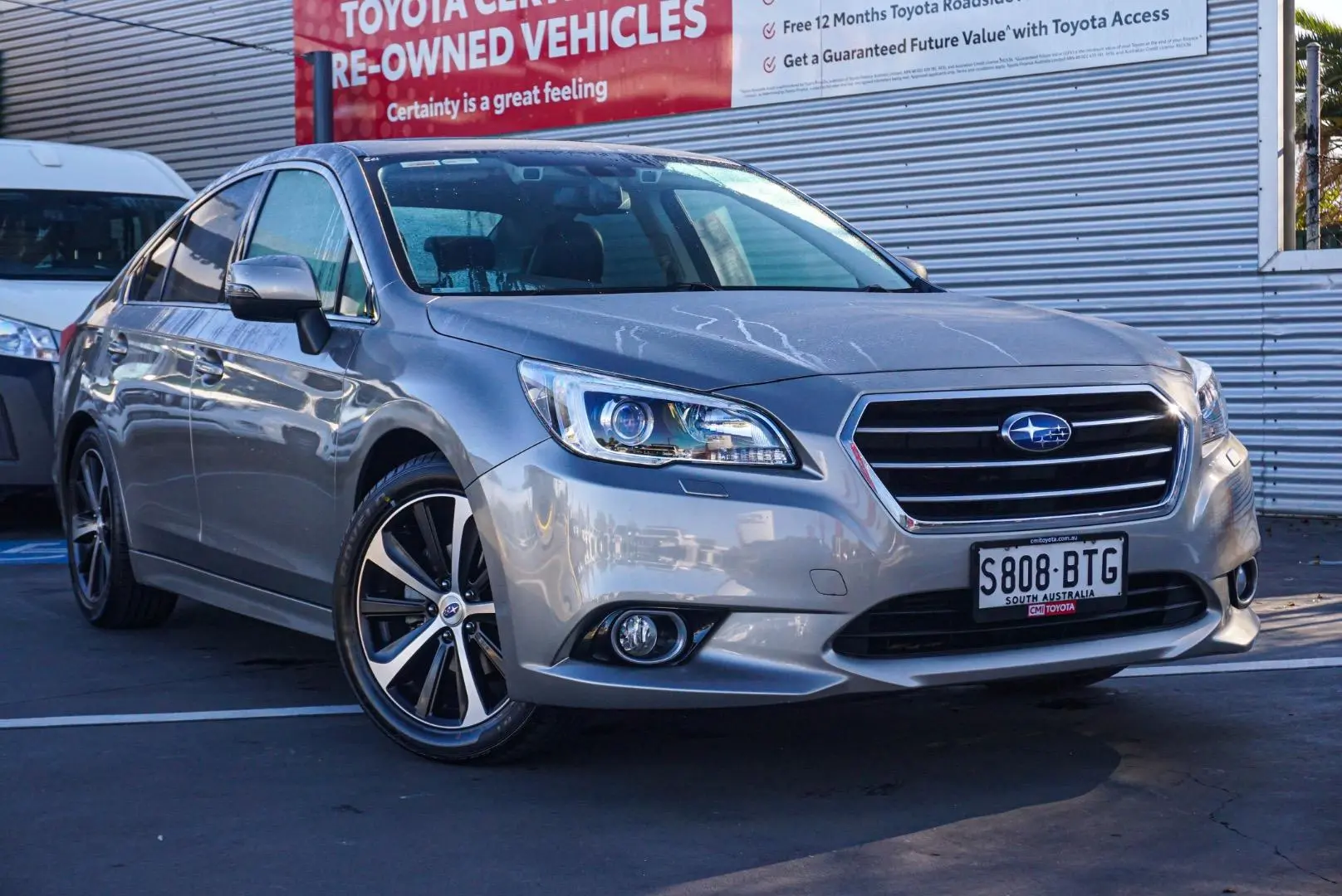 2017 Subaru Liberty Gallery Image 2