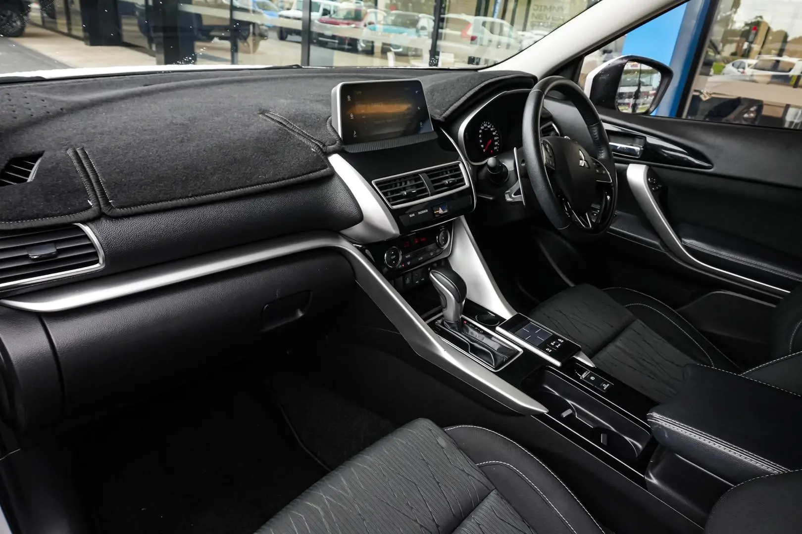 2019 Mitsubishi Eclipse Cross Gallery Image 11