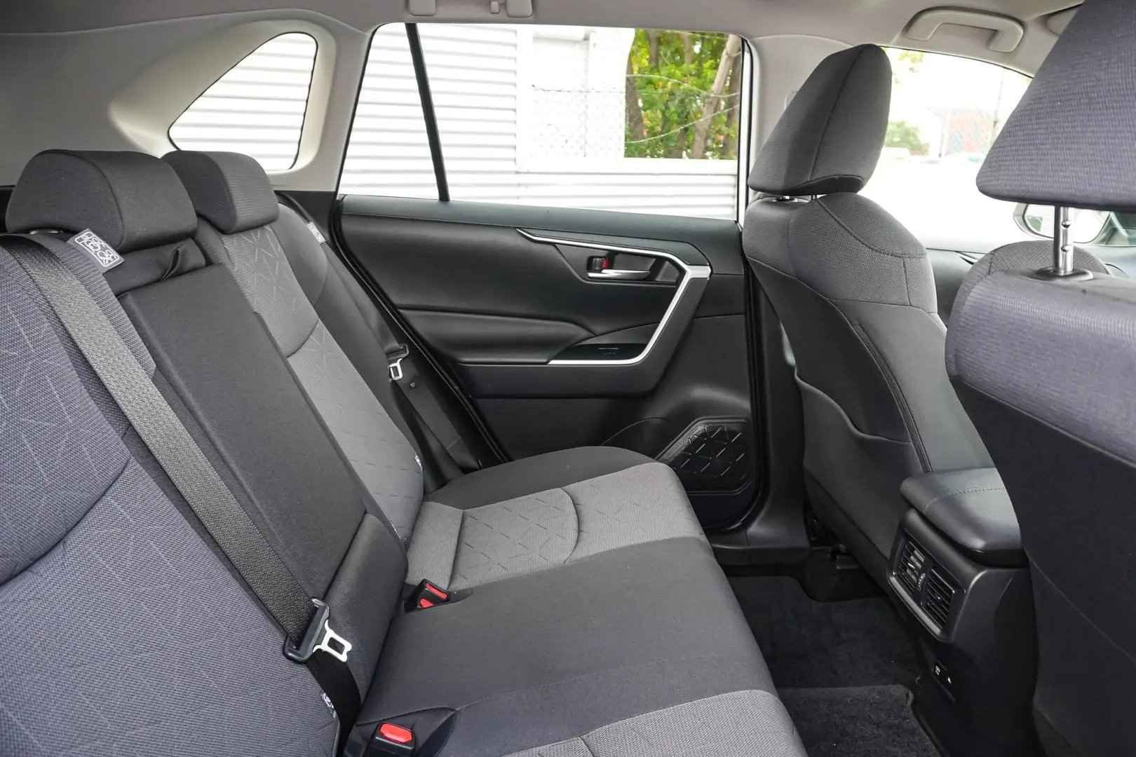 2022 Toyota RAV4 Gallery Image 9