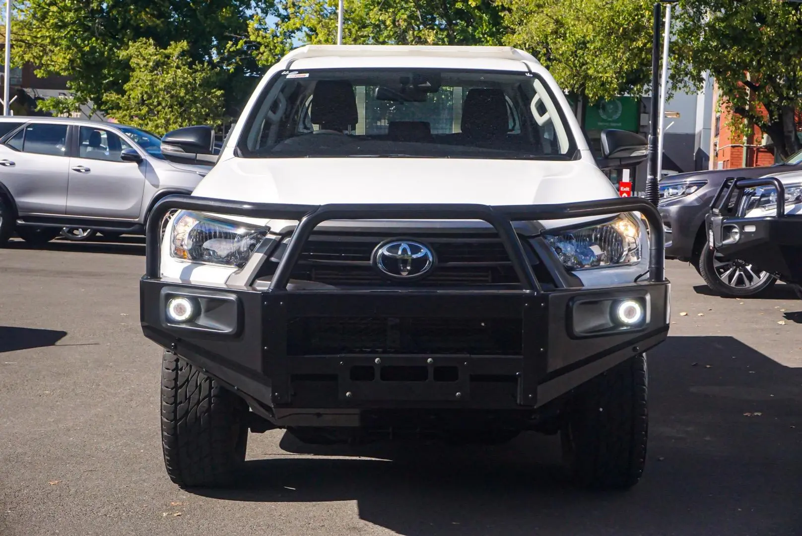 2022 Toyota Hilux Gallery Image 4