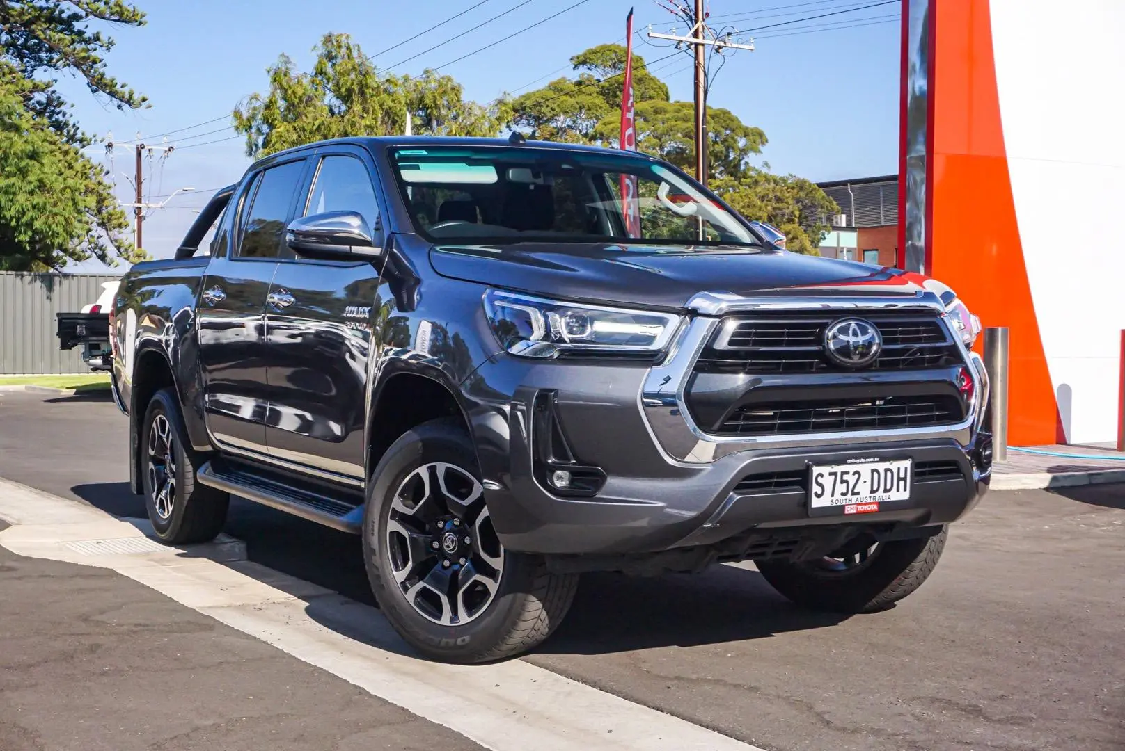 2021 Toyota Hilux Gallery Image 1