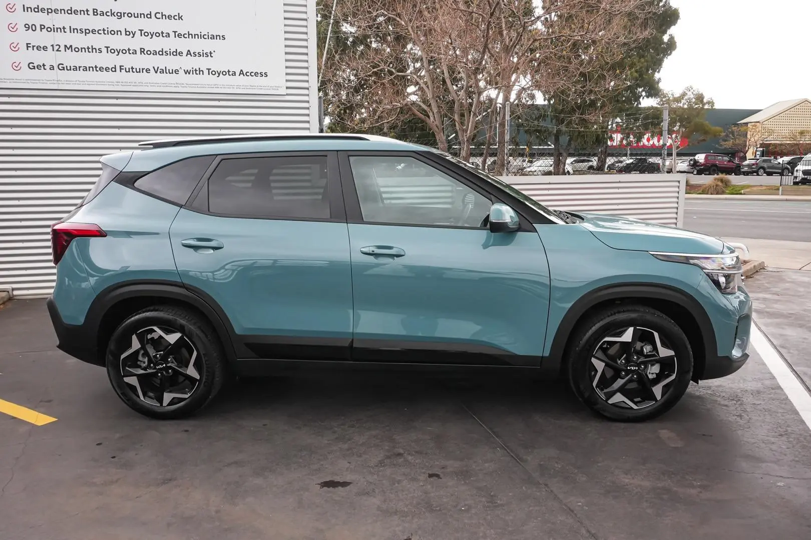 2023 Kia Seltos Gallery Image 3