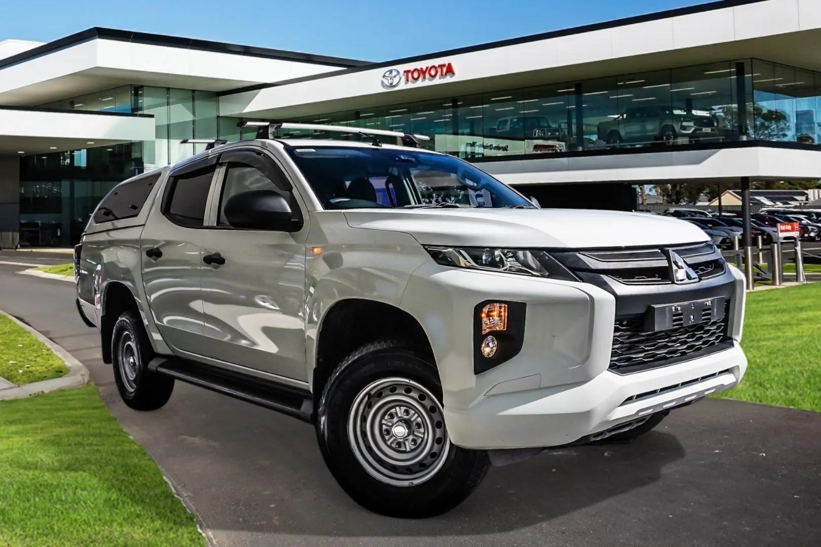 2023 Mitsubishi Triton Gallery Image 1