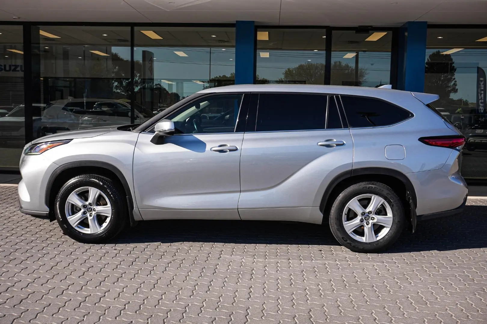 2021 Toyota Kluger Gallery Image 4