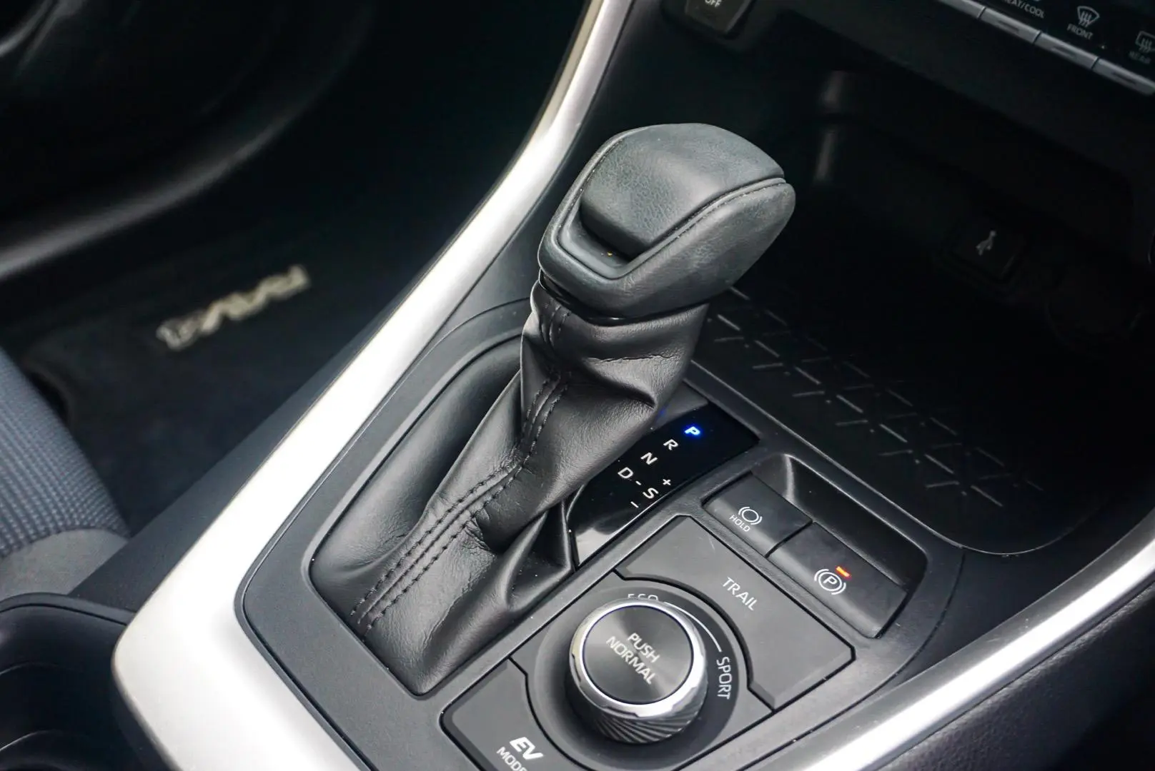 2021 Toyota RAV4 Gallery Image 17