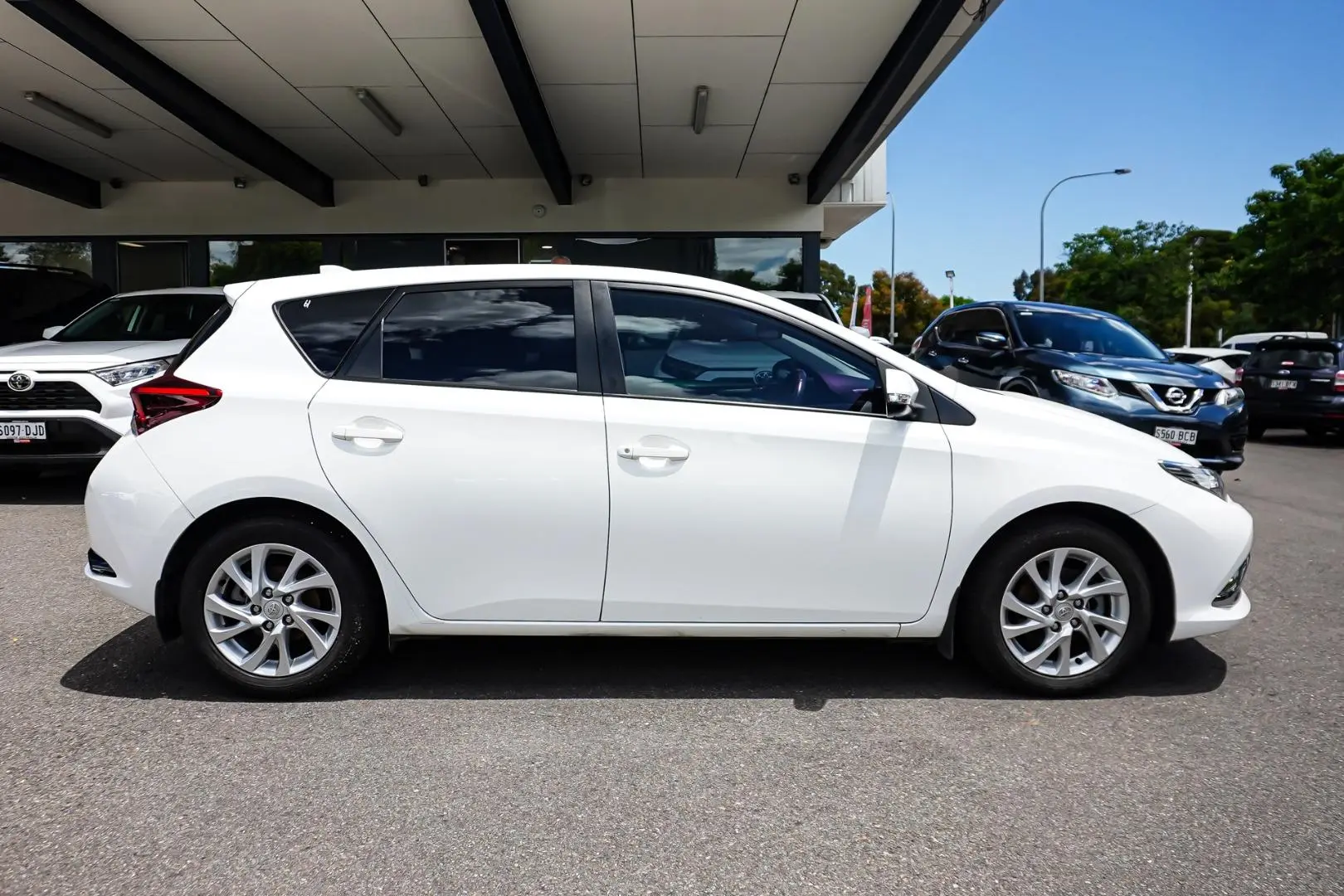 2016 Toyota Corolla Gallery Image 4