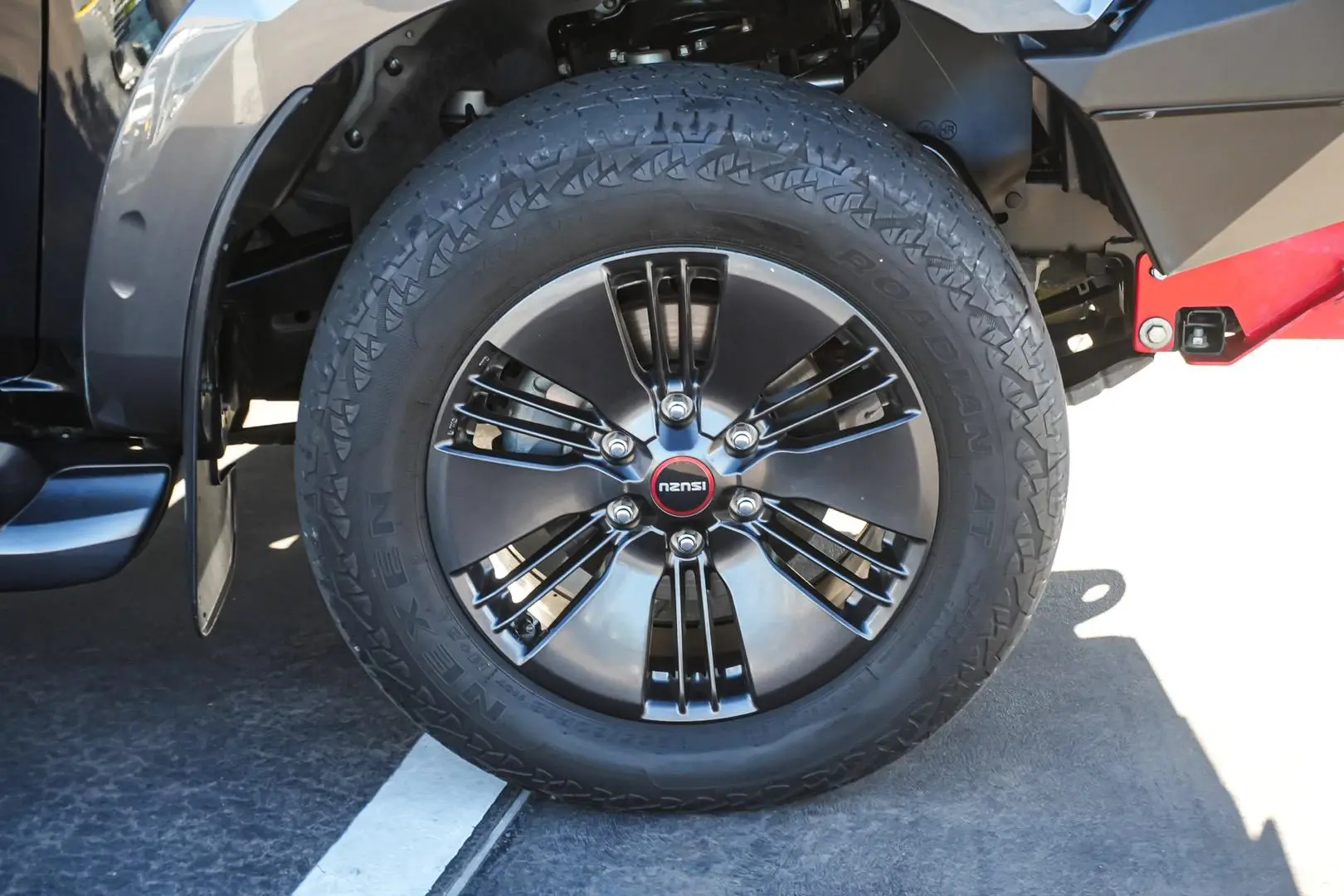 2022 Isuzu D-MAX Gallery Image 13