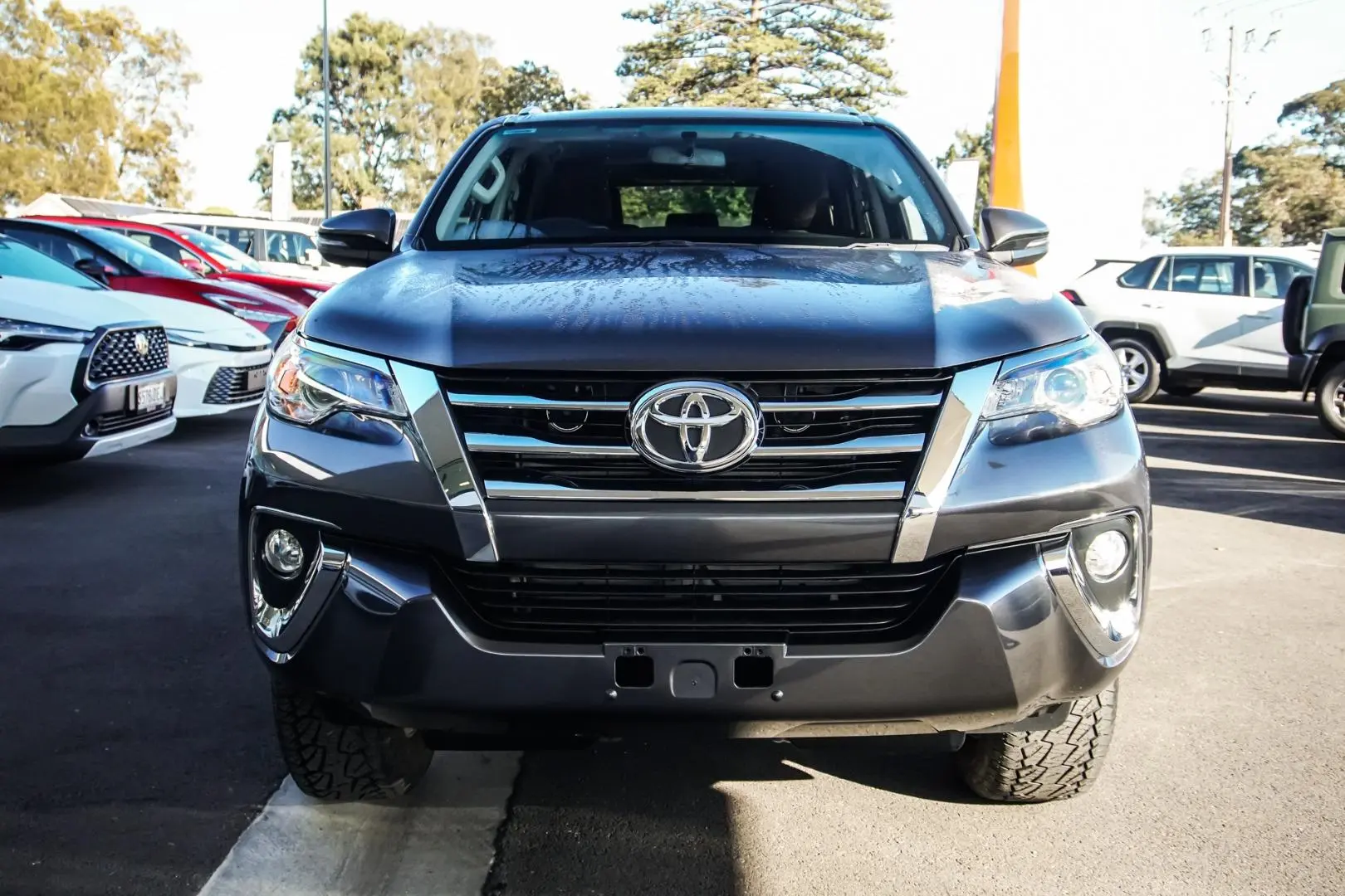 2018 Toyota Fortuner Gallery Image 4