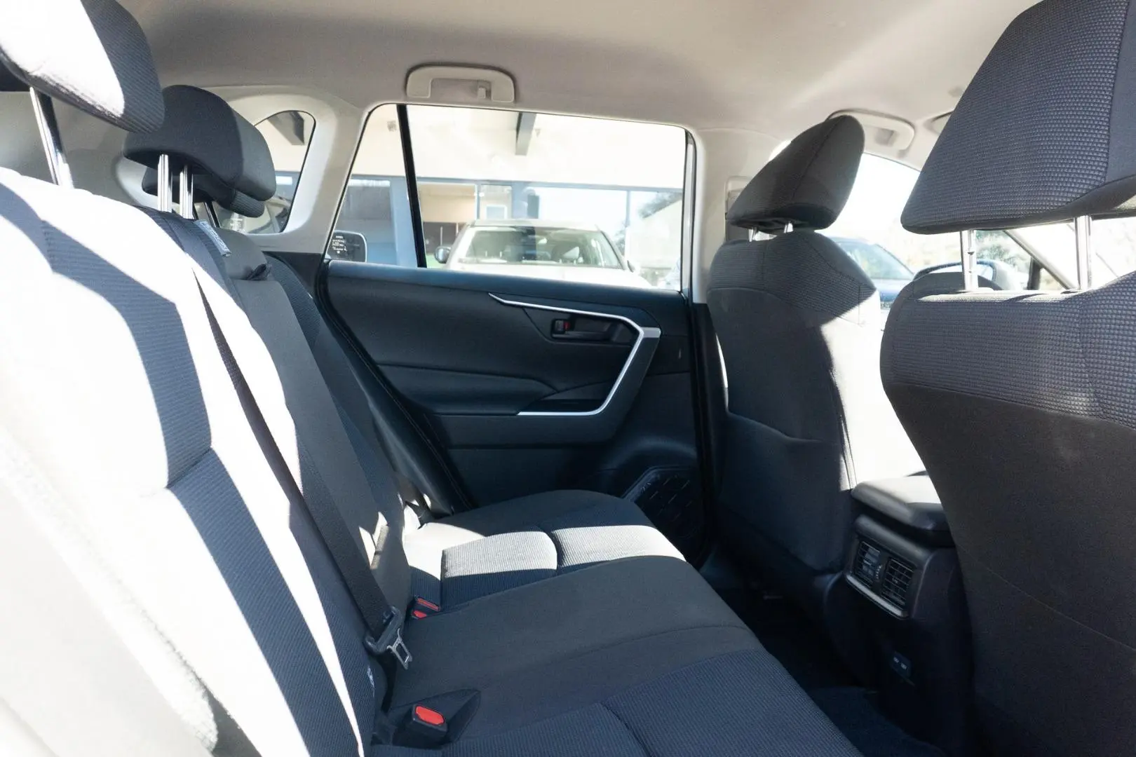 2025 Toyota RAV4 Gallery Image 7