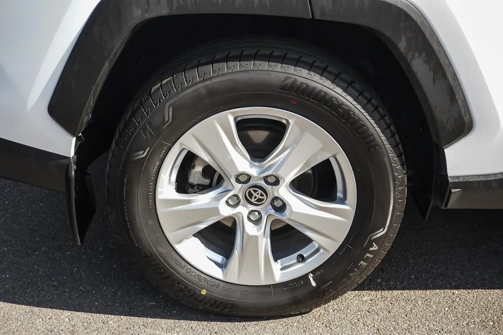 2020 Toyota RAV4 Gallery Image 17