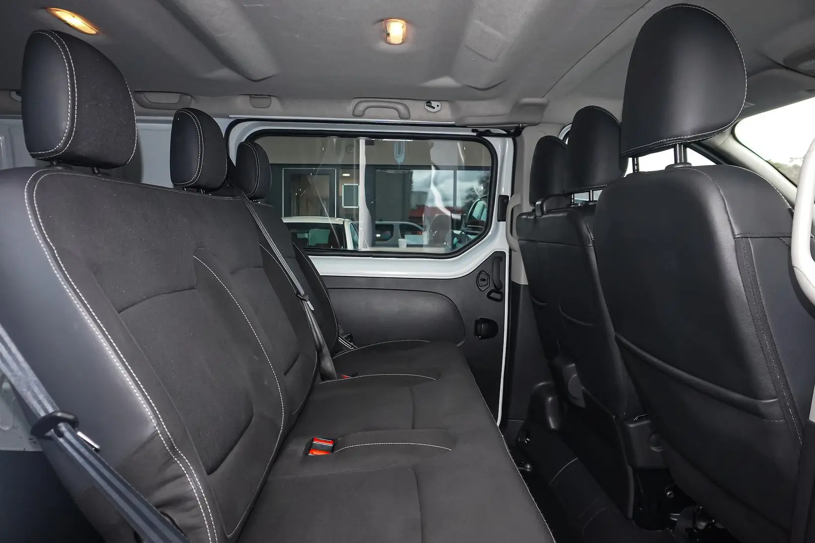 2022 Renault Trafic Gallery Image 7