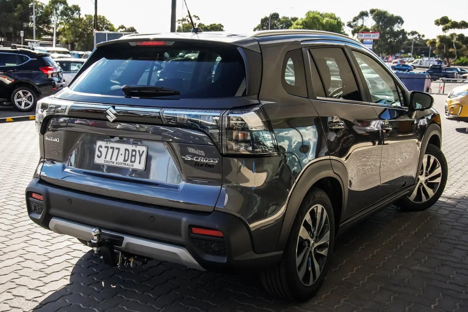 2023 Suzuki S-Cross Gallery Image 2