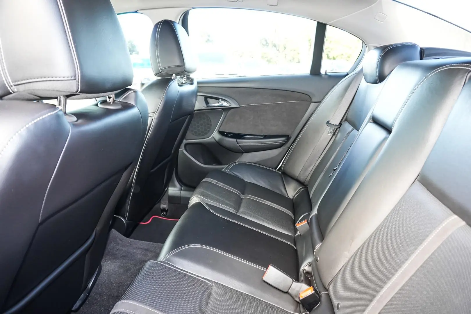 2017 Holden Commodore Gallery Image 8