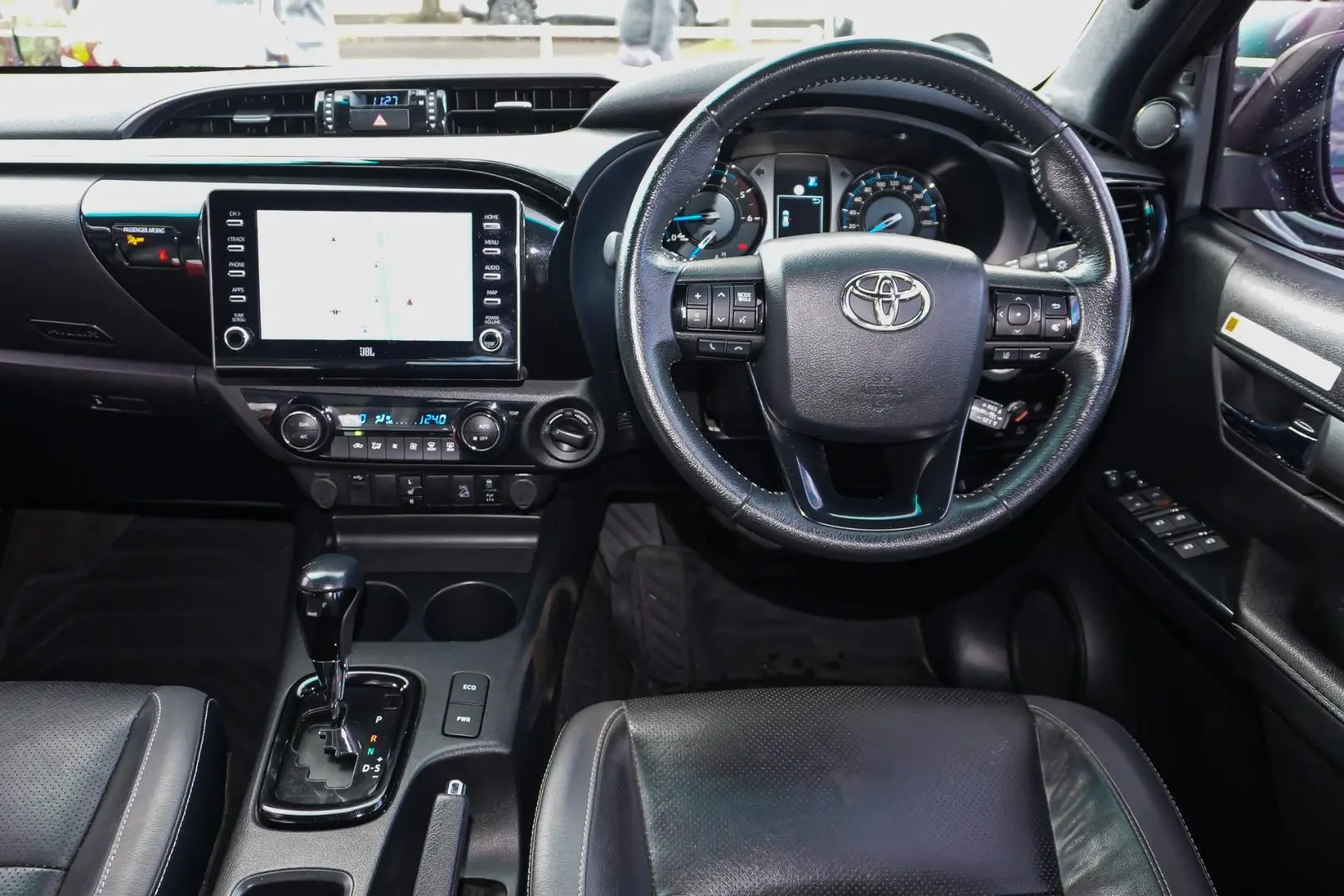 2023 Toyota Hilux Gallery Image 8