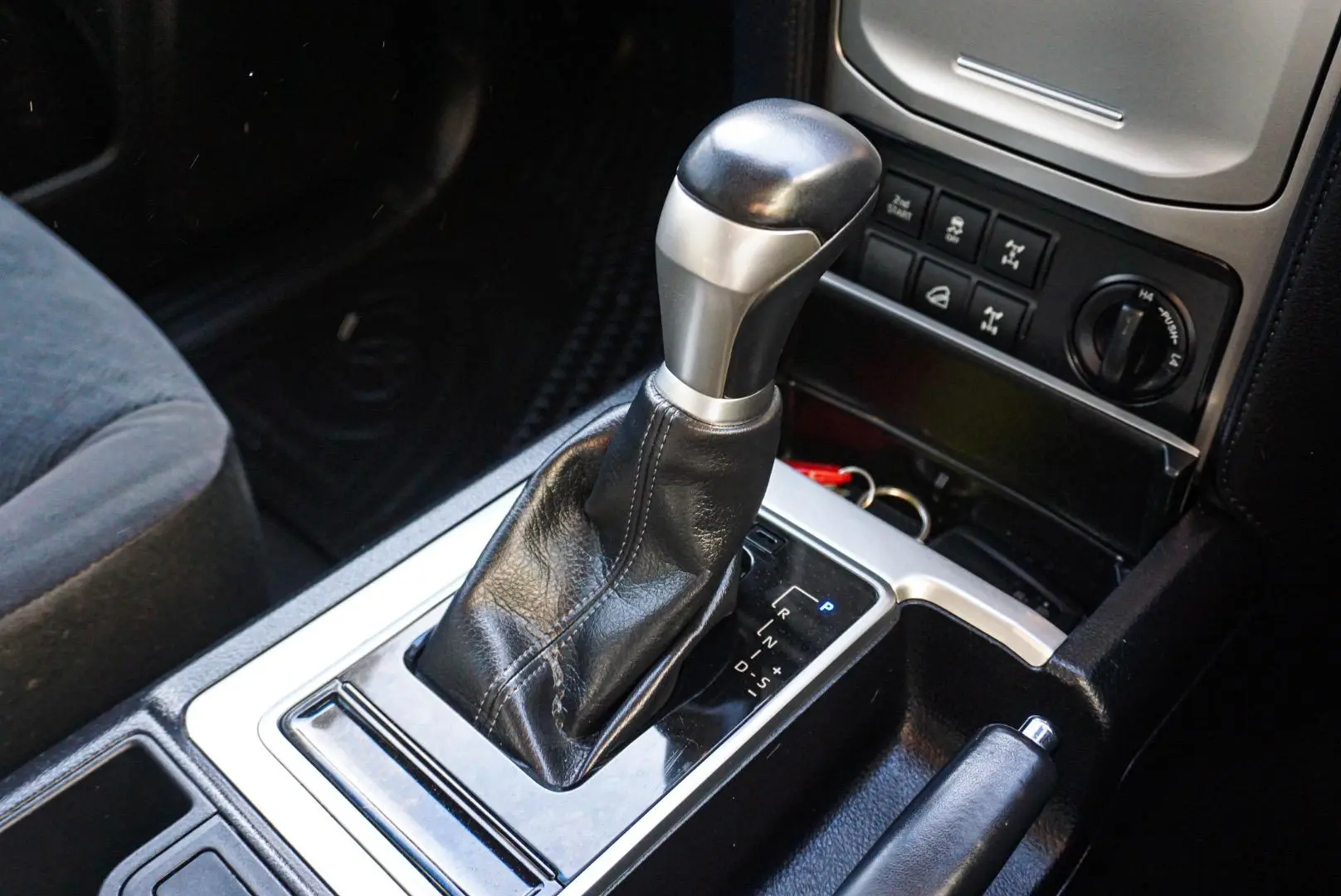 2019 Toyota Landcruiser Prado Gallery Image 18
