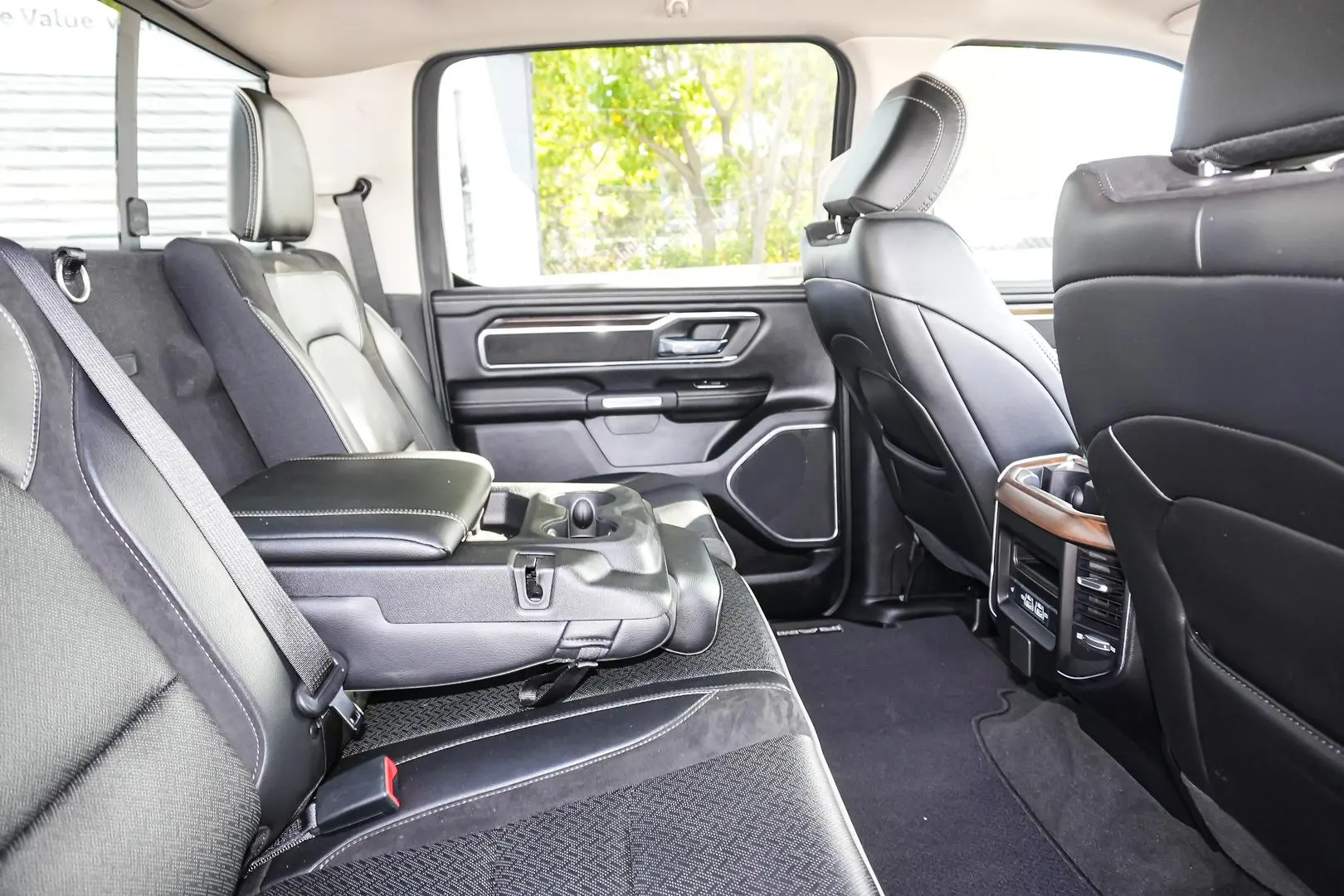 2022 RAM 1500 Gallery Image 15