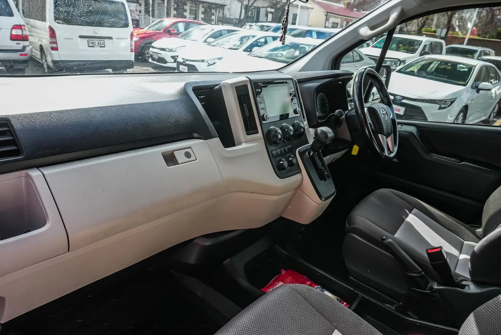 2019 Toyota Hiace Gallery Image 11