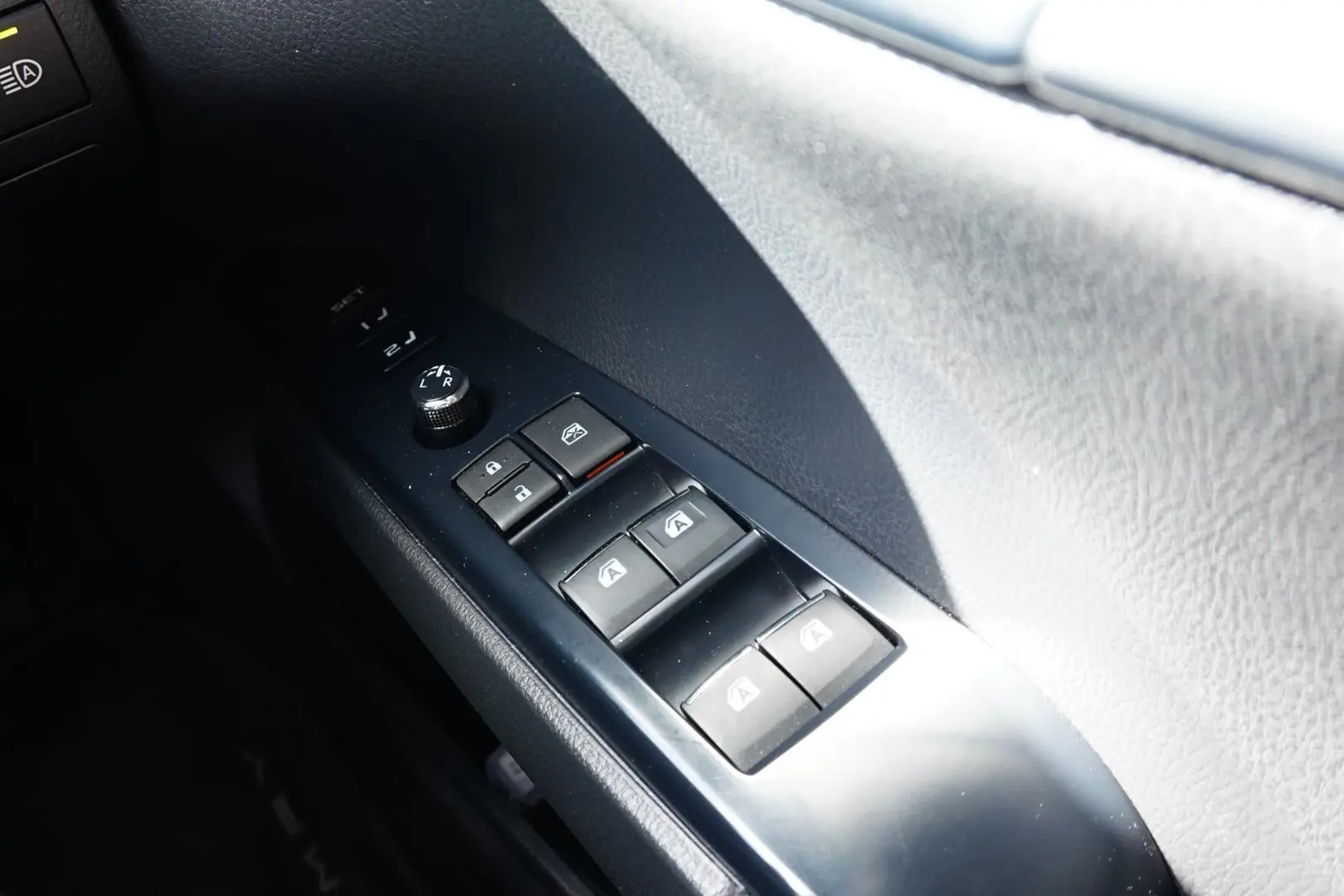 2019 Toyota Camry Gallery Image 24