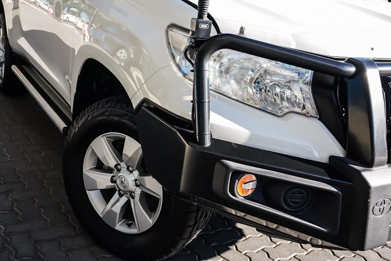 2020 Toyota Landcruiser Prado Gallery Image 11